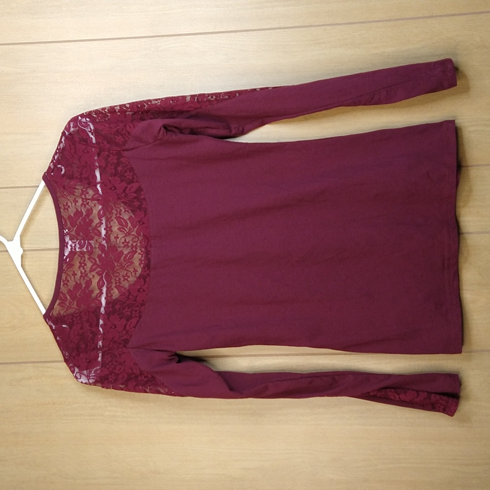 2/$14 Women Burgundy Lace Top Size: XL - Picture 2 of 6